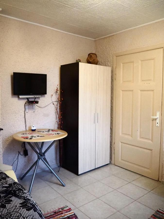 Authentic Guest Stay In The Heart Of Veliko Tarnovo Студио С Изглед Към Царевец Eksteriør billede