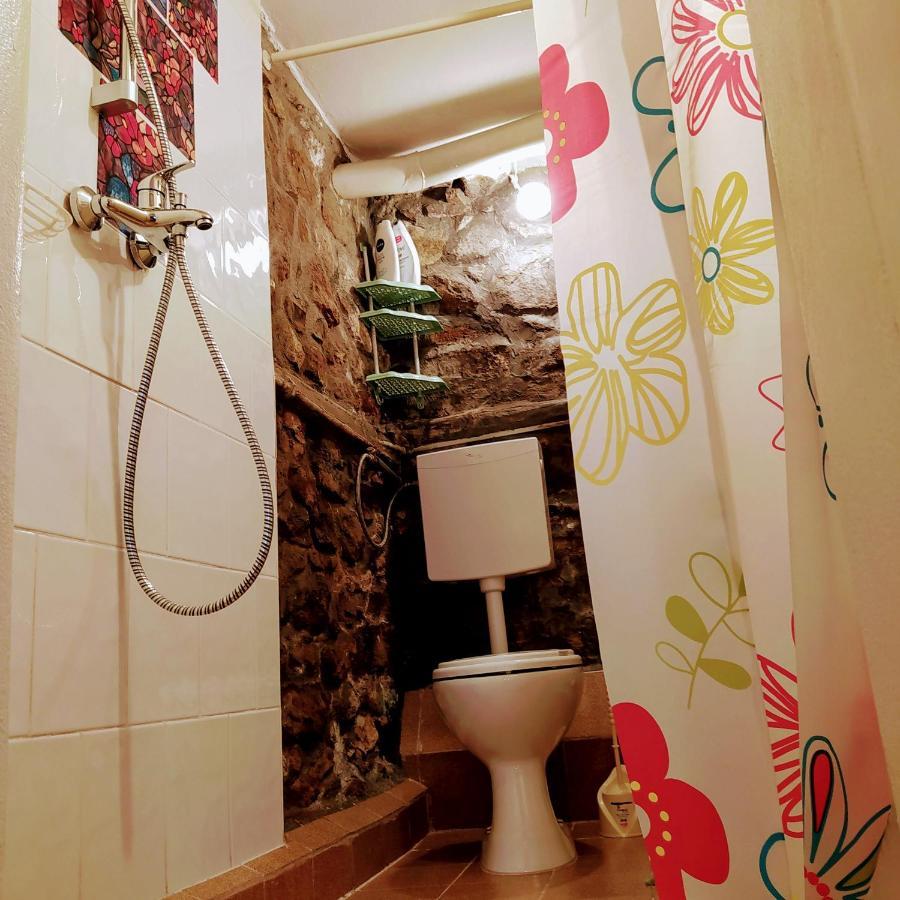 Authentic Guest Stay In The Heart Of Veliko Tarnovo Студио С Изглед Към Царевец Eksteriør billede