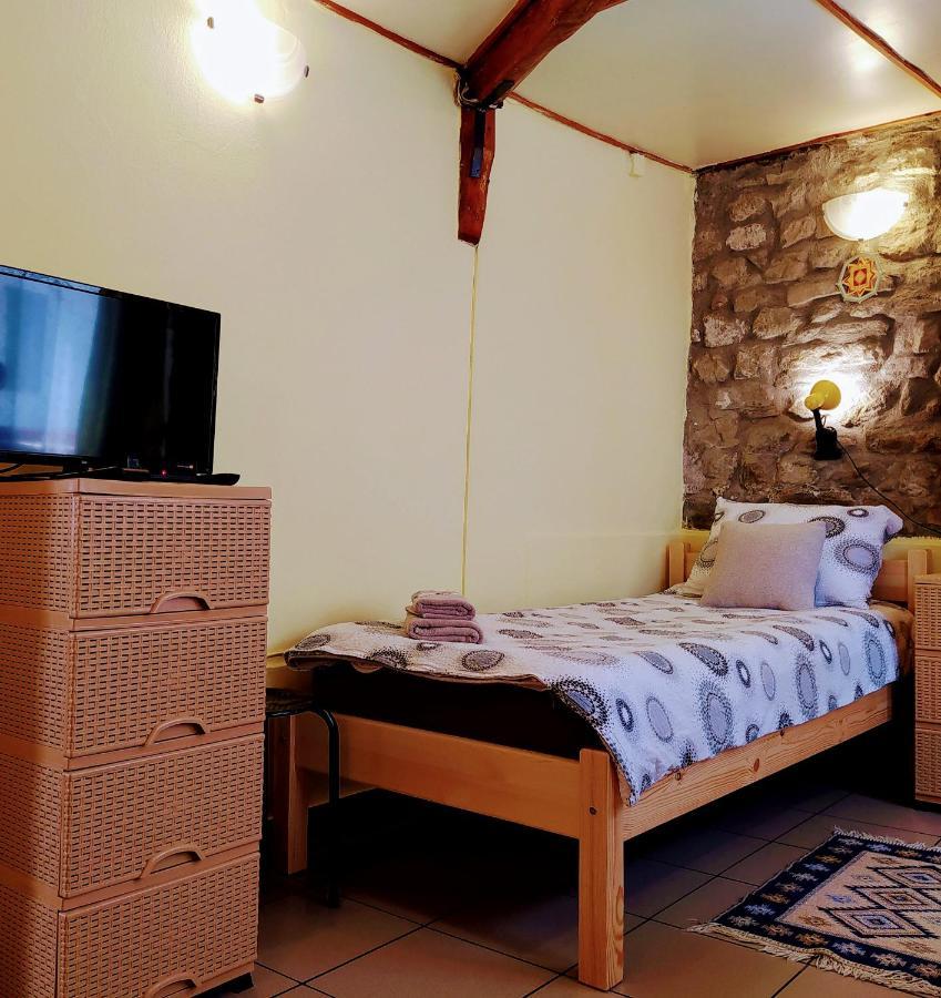 Authentic Guest Stay In The Heart Of Veliko Tarnovo Студио С Изглед Към Царевец Eksteriør billede